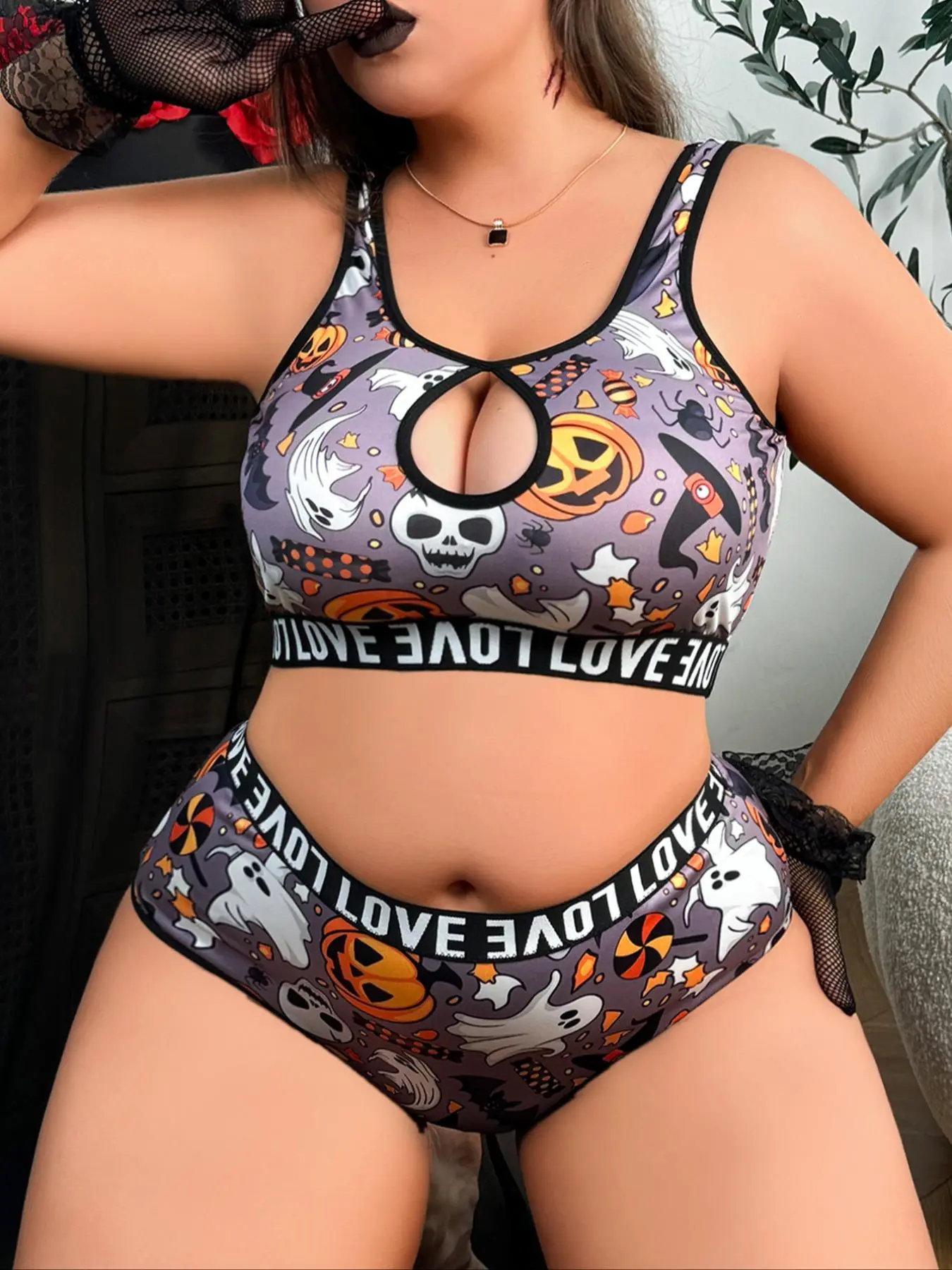 【Plus Size】 Two-Piece Set All Over Halloween Print Contrast Binding Bra & Panty, Sexy U Neck Wireless Bra & Panty, Women's Lingerie Set for All Seasons
