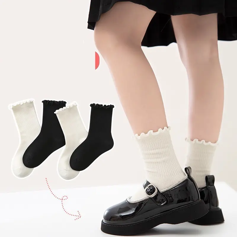 Set 3 đôi tất Bèo Nhún cho bé gái màu trắng đen