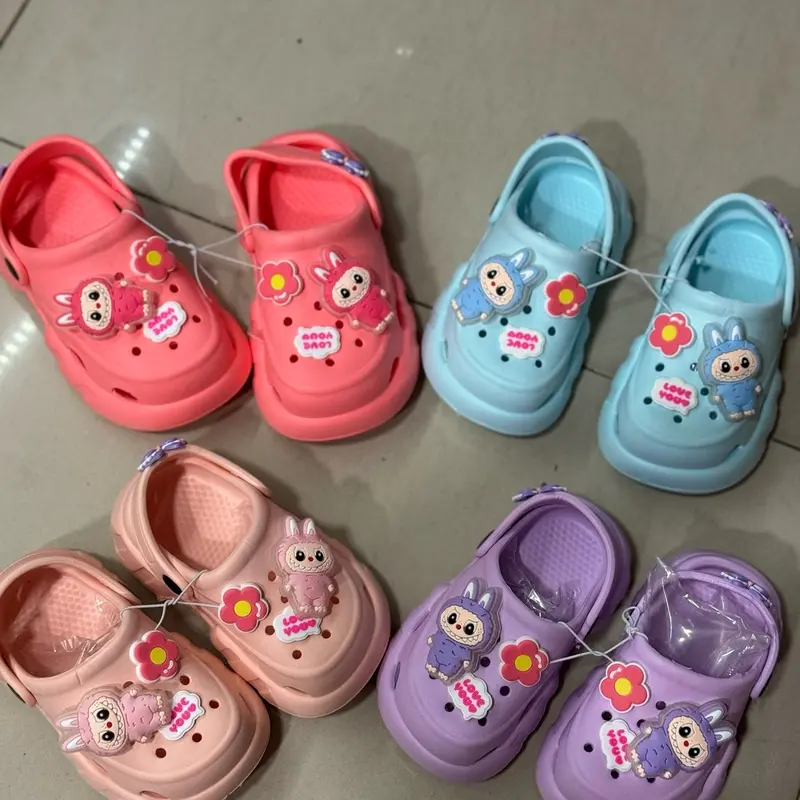 Sục Labubu có đèn led siêu nhẹ 0