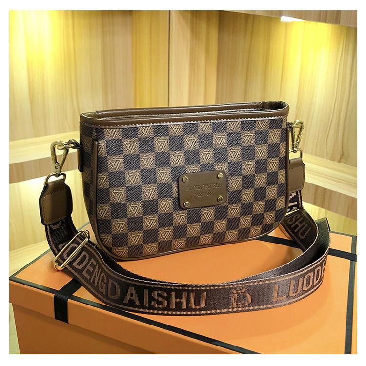 Túi xách nữ đeo chéo kẻ caro dây bản to BABUMAP - TDC034