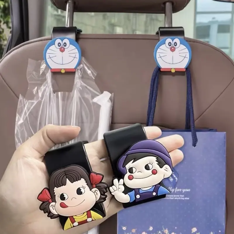 [จัดส่งที่รวดเร็ว] ตะขอเเขวนในรถยนต์ การ์ตูน ตะขอแขวนหลังเบาะ ที่ติดเบาะหลังรถยนต์ ตะขอเอนกประสงค์บนรถ ตะขอแขวนติดเบาะที่นั่งรถยนต์