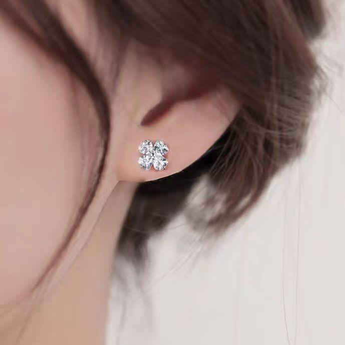 Product Introduction of Full Diamond Four Leaf Clover Ear Stud Female Simple Earrings for Birthdays and Valentine's Days Gift 8