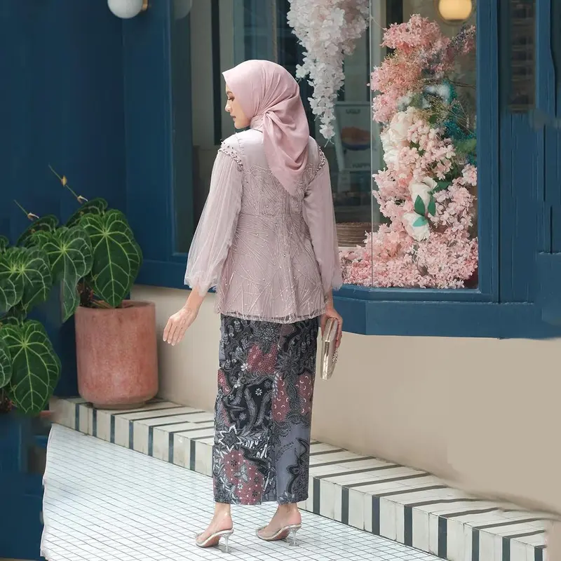 Kebaya Batik Couple Kebaya Modern Keysa Kebaya Wisuda,Tunangan Dan Lamaran Terbaru Kebaya Brokat Tille Mutiara Rok Span Allsize Kebaya Kondangan 5