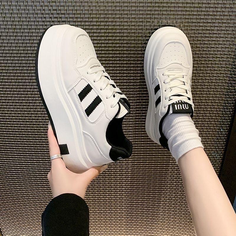 Product Introduction of Giày thể thao, sneaker nữ đế cao 4 phân phối sọc đế bánh mì, chất da PU phong cách năng động dễ phối đồ 17