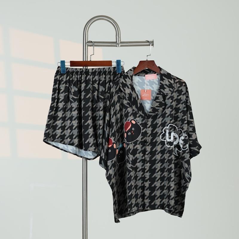 Bộ pijama (không túi ) quần đùi dơi hoạ tiết dích dắc gấu  6182