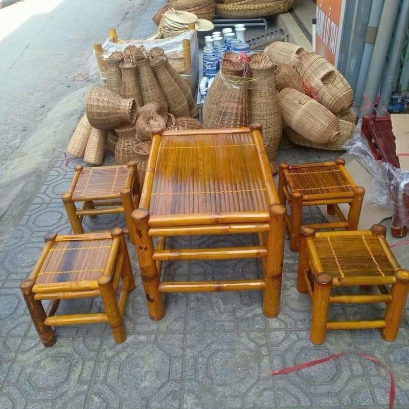 Bộ bàn ghế tre tự nhiên gồm 1 bàn và 4 ghế dùng bàn trà,bàn cafe bàn quán bún dậu mắm tôm nhà hàng ăn uống
