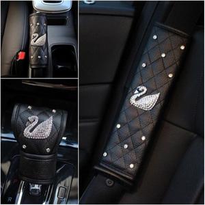 Bọc Phanh Tay, Cần Số, Đai An Toàn Ô Tô Đính Đá Thiên Nga – Trang Trí Và Bảo Vệ Chống Trầy Xước Nội Thất Ô Tô