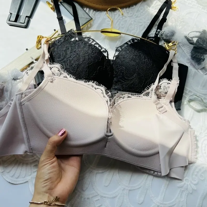 combo 3  áo lót ren mềm êm,bản 4 móc ôm,nâng ngực Women Bra Voi Sen Kem Nữ Voan Viền Ren 1