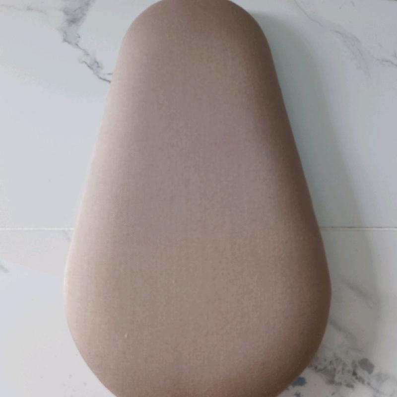 gối ủi quần áo ( yên nhỏ) bàn ủi áo liền quần đế kệ đồ ghế