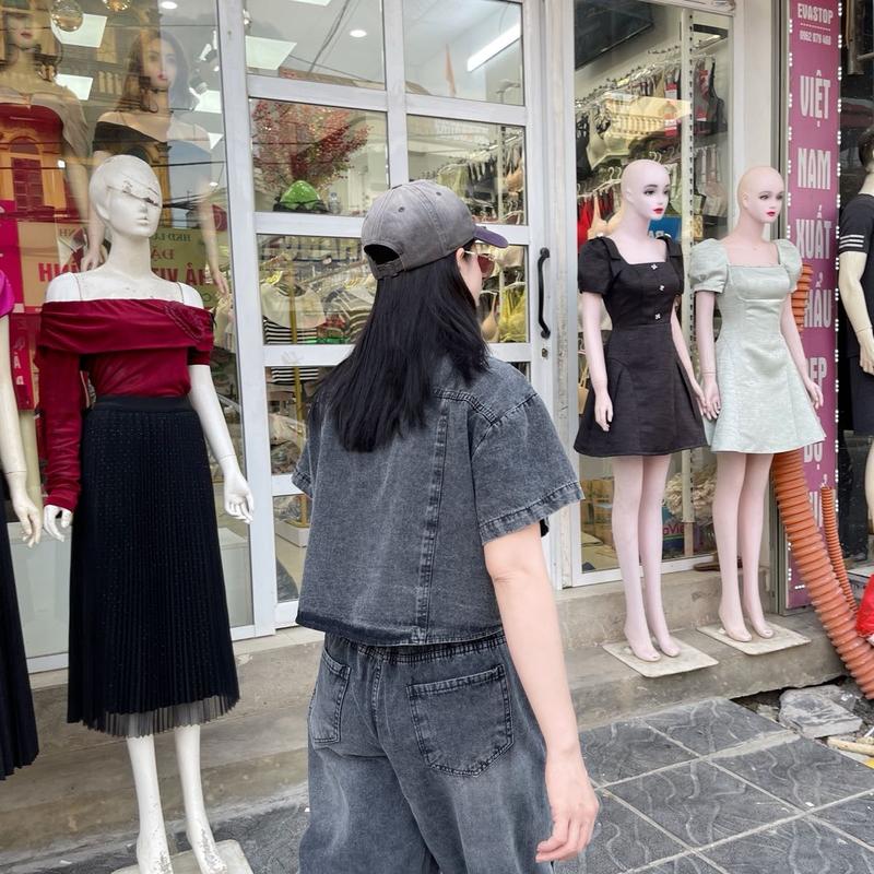 Sét Jeans Áo Cổ Đức Tay Cộc Khuy Bấm , Quần Baggy Dài Thêu Cạp Chun Cho Nữ, Thêu Chữ Khung Bò Giả Chất JEANS Mền  Có Túi Có Cổ GOBY OFFICIAL SBD09 8