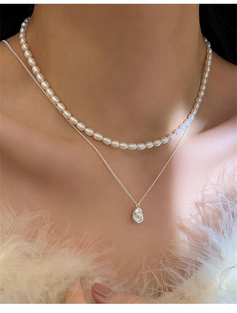Product Introduction of S925 Pure Silver Natural Freshwater Pearl Mini Pod Necklace for Women, Simple and Niche Temperament, Exquisite Collarbone Chain Silver Decoration 2