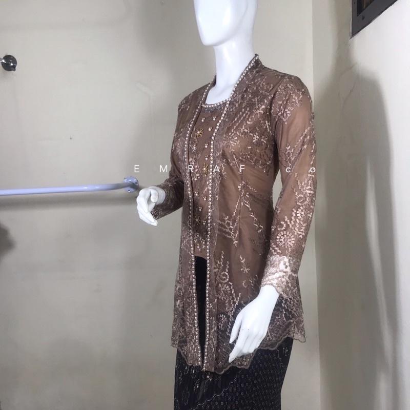 kebaya kutu baru / kebaya modern/kebaya kutu baru / kebaya wisuda / kebaya couple / kebaya modern / kebaya favorite 4