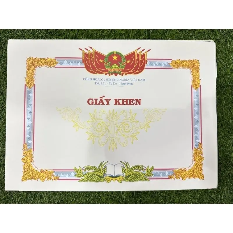 ￼Giấy khen khổ A4, A5 xấp 100 tờ. Mực in đẹp,  sắc nét, dày dặn 2