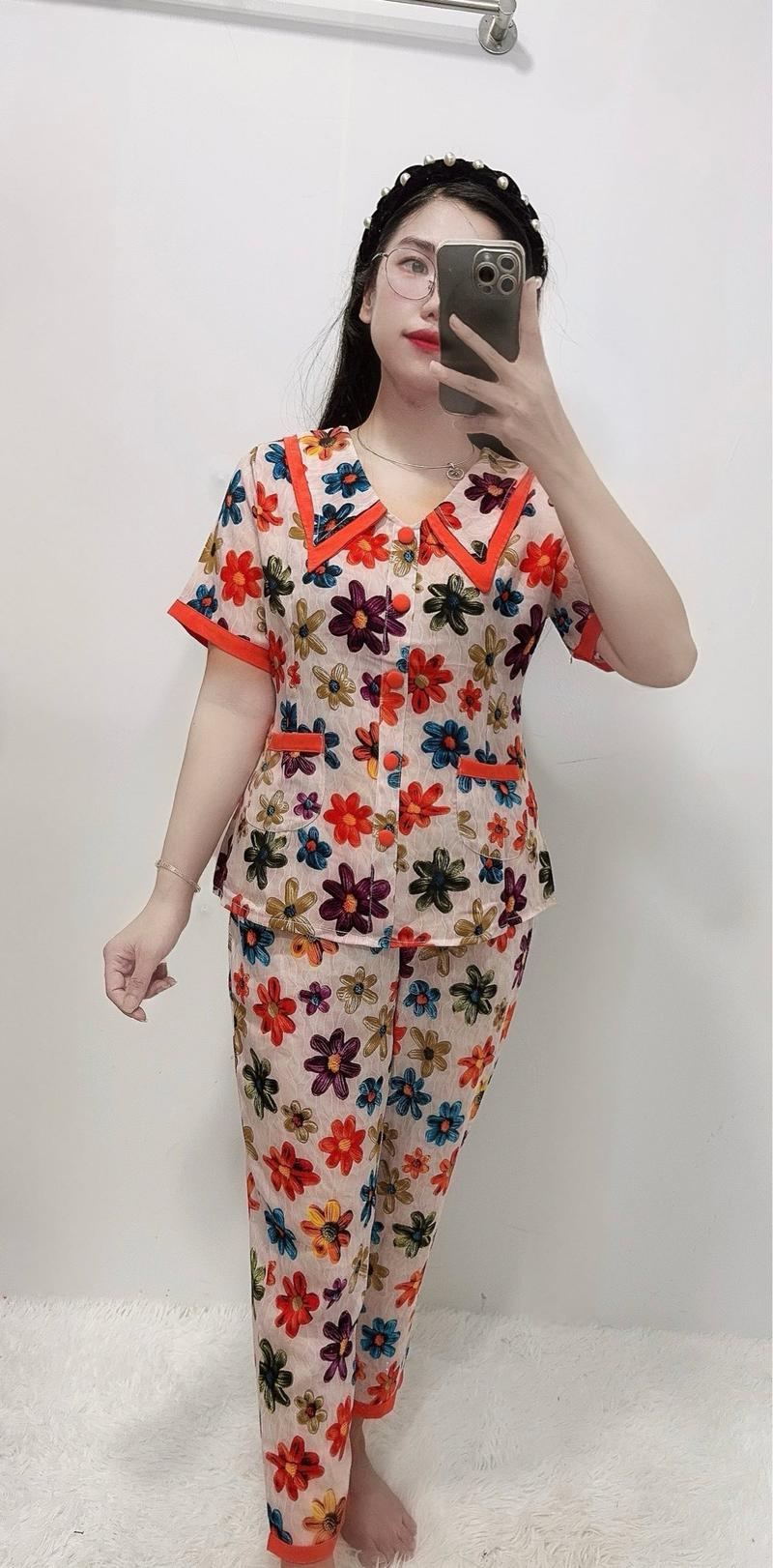 Product Introduction of Đồ Bộ Nữ Thiết Kế Cổ Tim Bâu Nhọn, Áo Tay Ngắn Quần 9 Tấc, Chất Lụa Mango Mềm Mát Có Nhiều Hoạ Tiết, Thích Hợp Cho Mọi Lứa Tuổi Kem Top Women đồ  bộ dobo ngủ 10