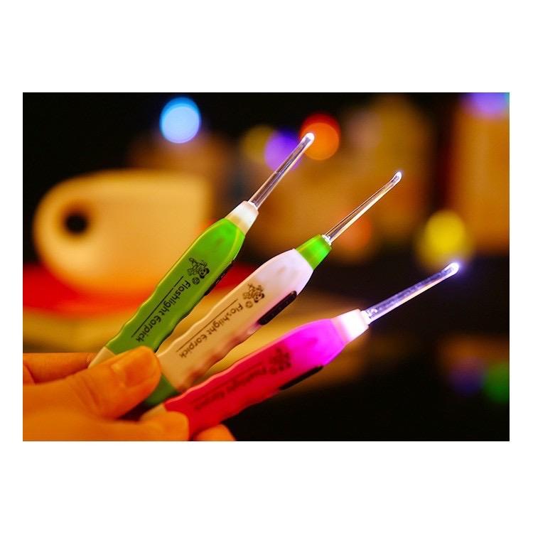 Dụng Cụ Lấy Gáy Tai Cho Bé Có Đèn 0