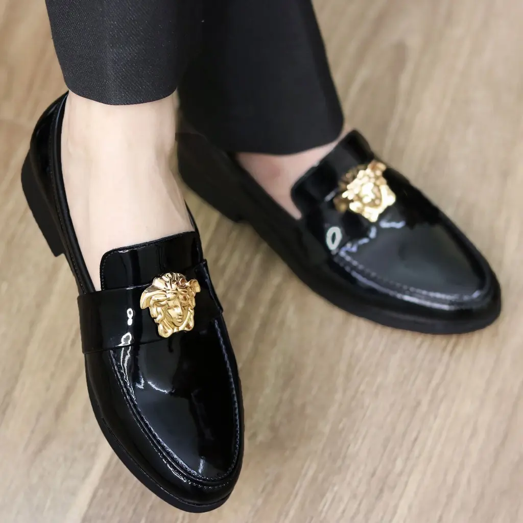 Giày da nam cao cấp - Giày Da bóng đính mác mặt người,  chất liệu da PU cao cấp , trống trơn trượt Đồng Shoes