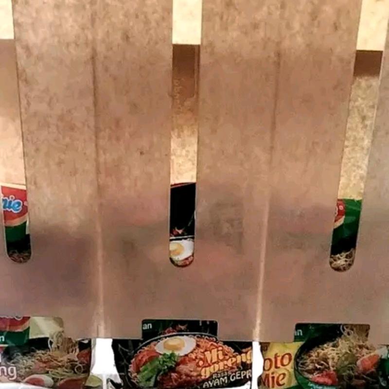 display mie / rak indomie / akrilik tempat mie / akrilik display mie 1