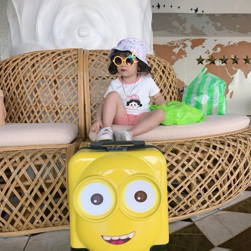 Vali MINION siêu hot, size 20ich, khoá mật mã an toàn cho bé - Cực cute 3