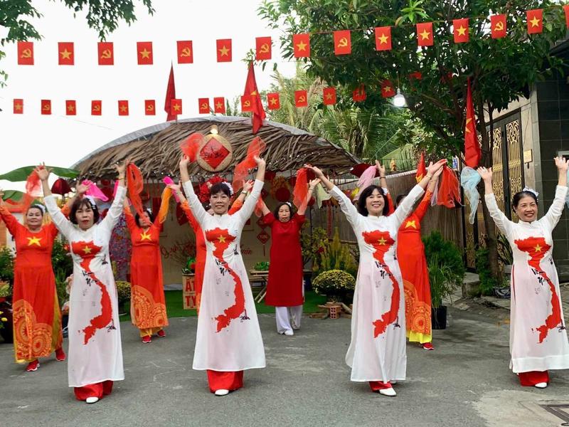 Áo Dài  Nữ bđ trắng đủ size S/M/L/XL/2XL/3XL/4XL/5XL Red Knot chỉ giặt tay xl 5