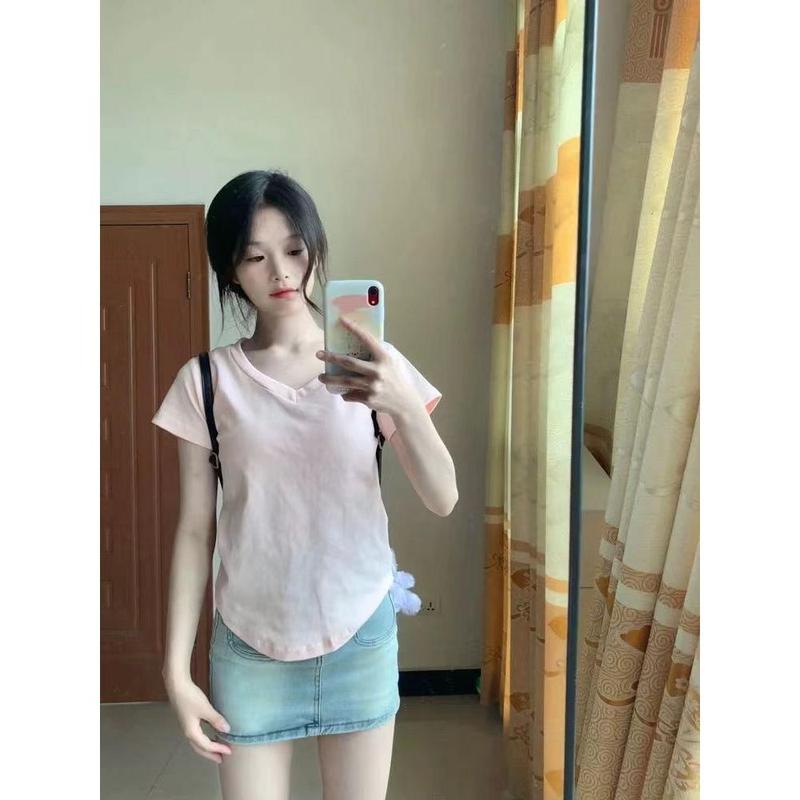 Áo Thun Cổ Chữ V Màu Hồng, ngắn Tay, Vai Thường, Dành Cho Nữ, Dáng Ôm, Áo Đường Cong Ngắn Tôn Dáng, Không Vón Cục, Thích Hợp Cho Mùa Hè 2025, Bộ Sưu Tập Yêu Thích [6118 ] 3