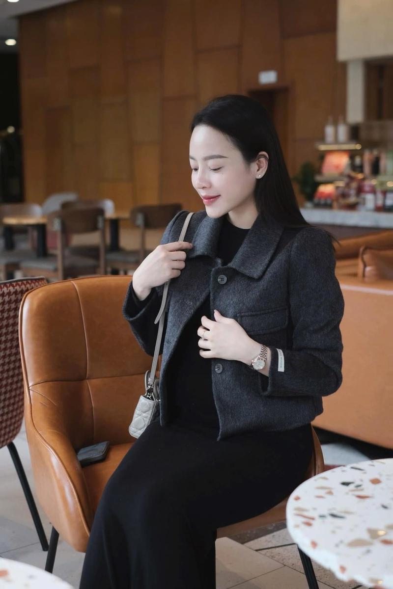 Product Introduction of Áo khoác dạ ép dáng lửng hàng Qccc 3