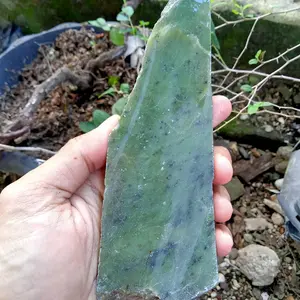 Batu Giok Aceh / Nephrite Jade ( Rough / Bahan Batu Akik Natural )