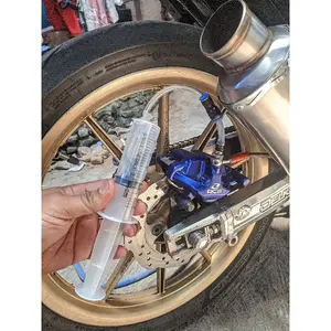 Alat Kuras Minyak Rem Motor 50ml  Spuit 50cc + Selang Bleeding Rem Motor Mobil