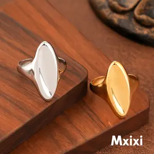 [Mxixi] Cincin set berwarna perak dan emas desain geometris berbentuk elips dengan permukaan halus dan licin X402
