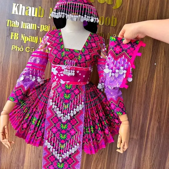 bộ hở vai, màu tím rất đẹp, mẫu mới  , mặt rất là xinh 1