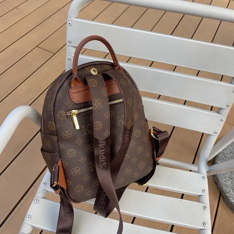 5023 Ba lô Backpack UK da PU mềm dây da pha dây vải cao cấp - Màu Nâu - Kích Thước 23*12*30.Đựng vừa tất cả các dòng điện thoại, đồ trang điểm, giấy tờ trẻ trung thời thượng - Phù hợp dùng đeo đi làm, đi chơi, đi công việc .-Bảo Hành 1 năm về da Đeo Vai Đ 4