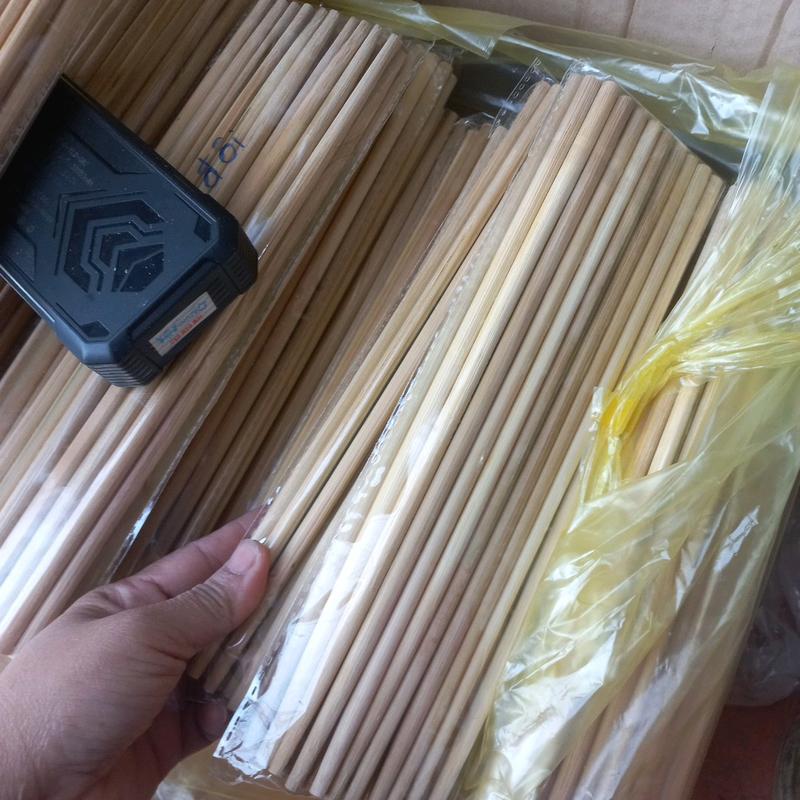 đũa tre nhà làm  vót dài trường đũa dài 25p được làm thủ công nhận hàng là 20 đôi đũa 1