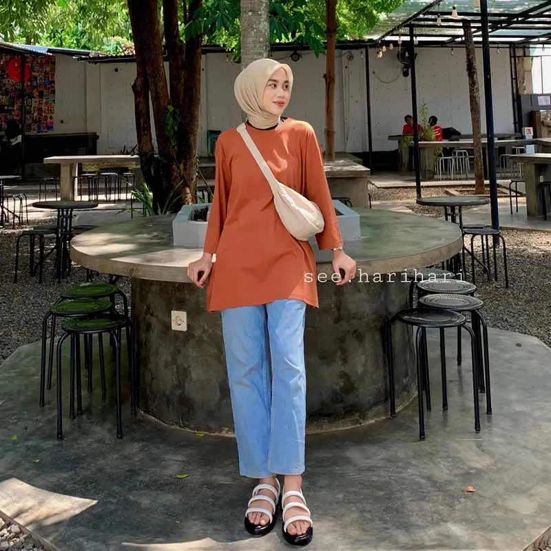 Oversized T-shirt | Kaos Oversize Wanita Polos | see.harihari 1
