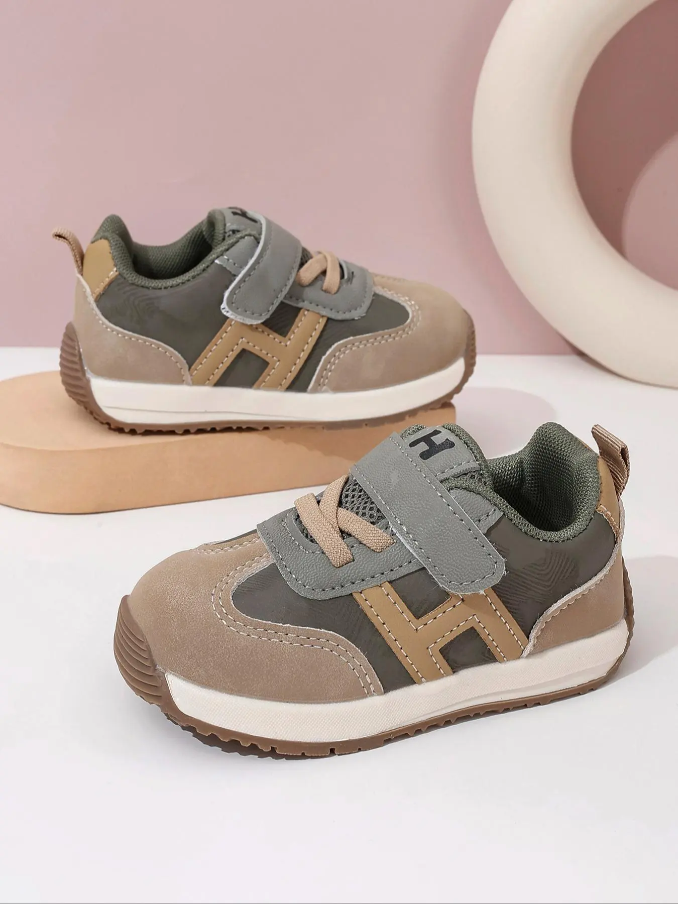 Boys' Patchwork Velcro Design Low Top Sneakers, Casual Comfortable Sports Running Shoes, All-match Outdoor Sports Shoes for Daily Wear