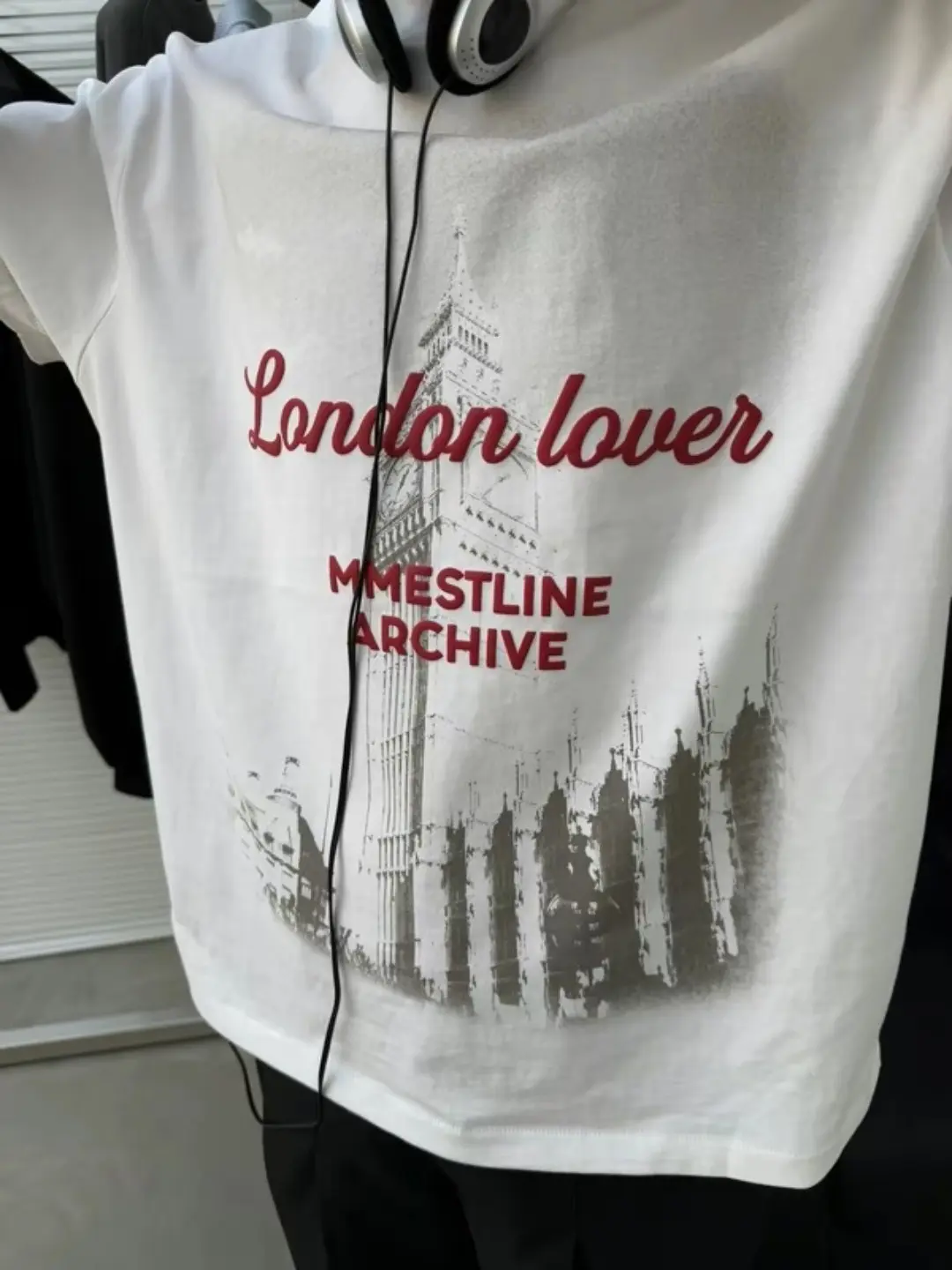 "LONDON LOVER"Áo thun nam nữ cotton tay lỡ cổ tròn form rộng in nổi nam nu  vải cotton 240GSM cao cấp thoáng mát - Unisex Nam Nữ Form Rộng thoải mái hot trend Style Women Top Voi hot
