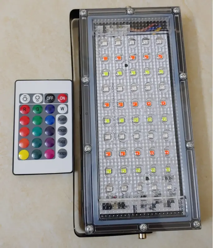 Đèn led pha đổi màu RGB có điều khiển nháy 7 màu kháng nước ip66 ngoài trời 5
