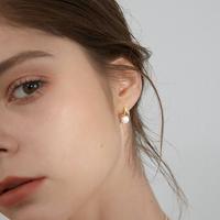 Gambar Diamcity Temperamen Emas Retro Anting Mutiara Prancis Desain Khusus Wanita Anting-anting Sederhana - emas dari Diamcity Official Store Kab. Gresik 2 Tokopedia