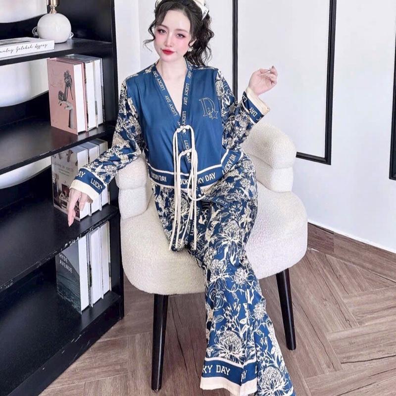 ️ĐỒ BỘ NỮ Cổ Y nút tàu C.A.T new Form 65 kí, lụa latin, nút bọc vải 0