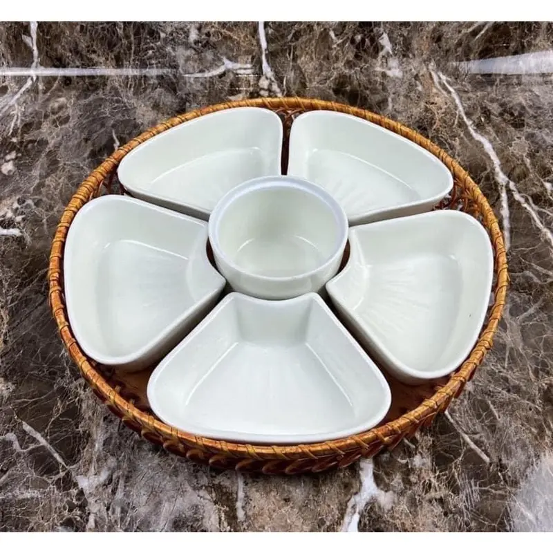 ￼Bộ bát đĩa sứ hoa mai  kèm khay mây Bộ khay sứ đựng thức ăn thờ cúng 2