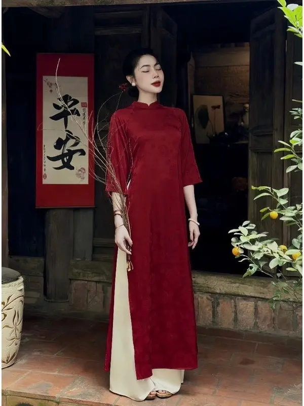 Áo Dài Gấm Họa Tiết Chữ Thọ Dáng Suông Cổ Cao , Quần Lưng Chun Nữ