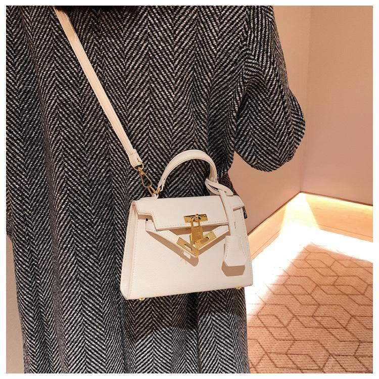  Túi Xách Nữ Hờ Mờ Kèm Móc Khóa Size 20cm MT88 