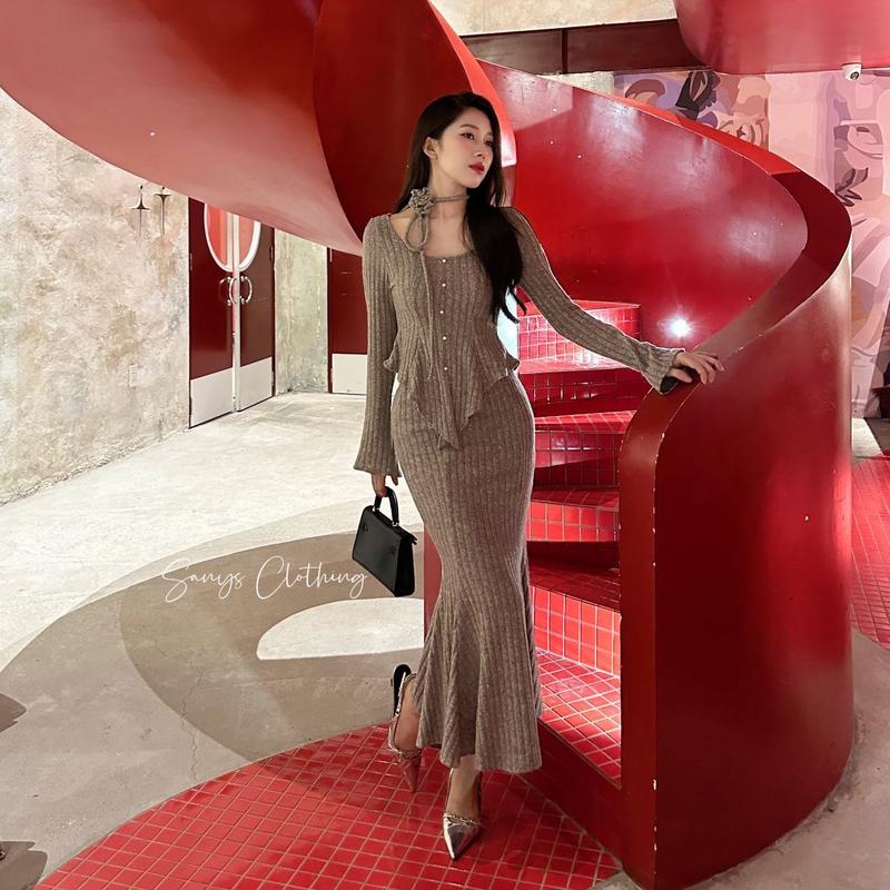 SET LEN 3 MÓN THIẾT KẾ THU ĐÔNG ĐÍNH NÚT NGỌC SANG CHẢNH FORM CHUẨN ĐẸP  Women Nữ Top Áo Nhung Đen