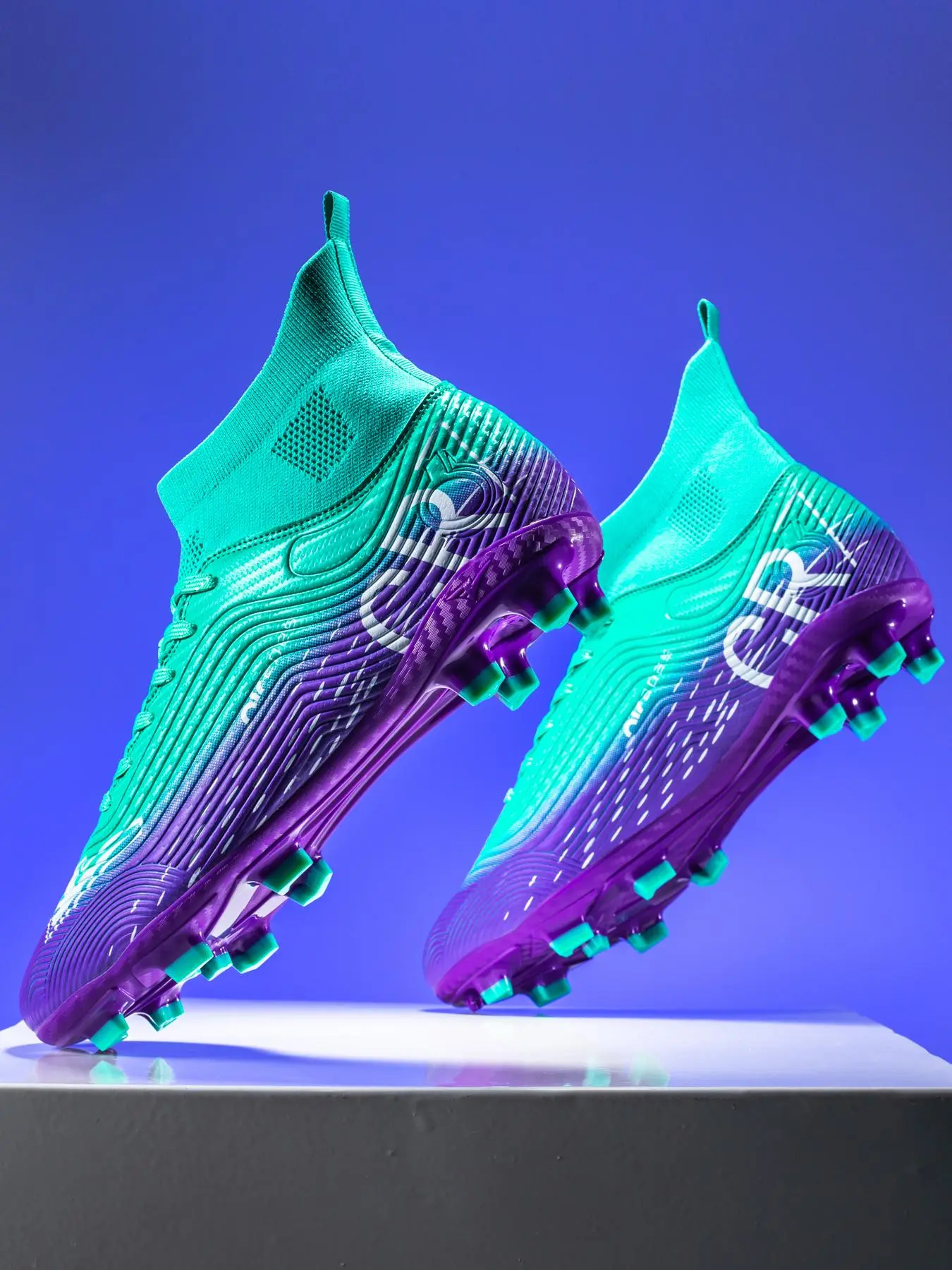 Men's High Top Football Shoes, Breathable Comfortable Football Cleats, Professional FG/AG Designed for Outdoor Use, Men's and Women's Sports Shoes