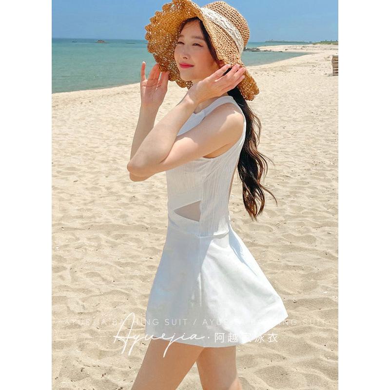 Product Introduction of 2023 New Fashion Korea Style One Piece Swimsuit Women's Small Fresh Backless Conservative Swimwear Holiday Beachwear 7