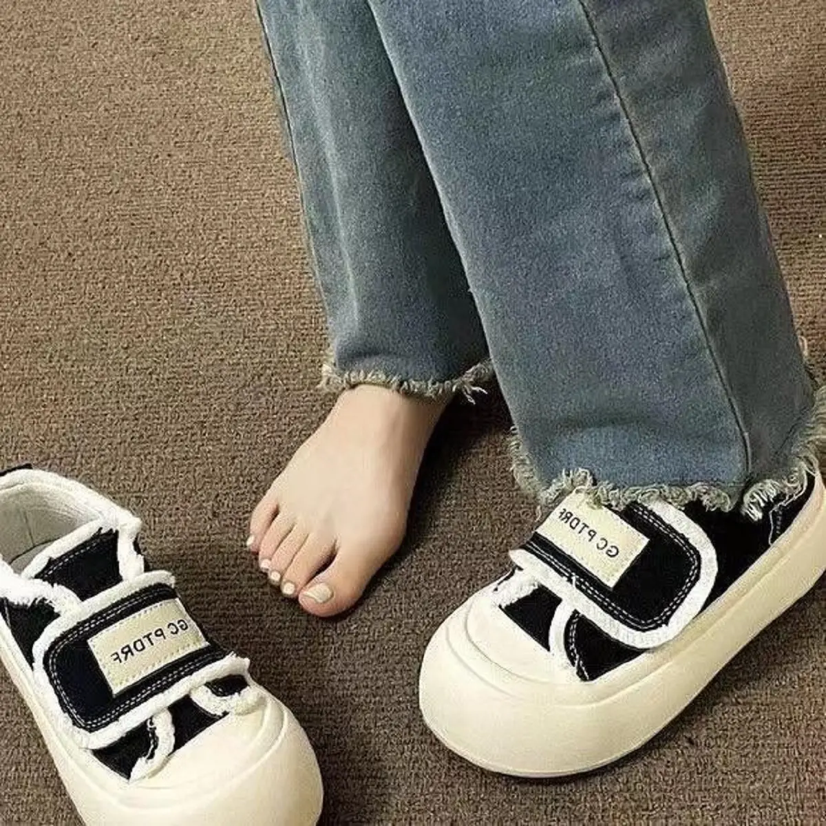 Giày Thể Thao Vải  Khóa Dán Đế Bằng Thiết Kế Mới Thời Trang  2023 HÀNG FULL BOX Sneaker Shoes Nữ Cổ Cao Nhung