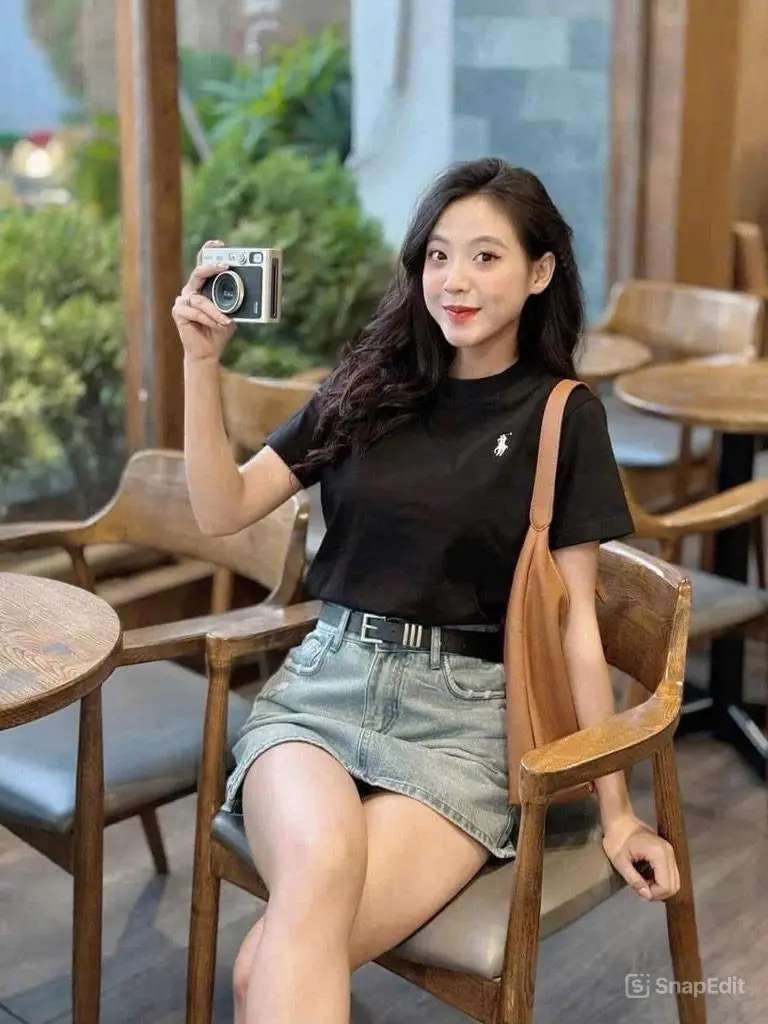 Áo Thun Nữ Ngắn Tay Thêu Logo Ngựa – Thời Trang Thanh Lịch, Dễ Phối Đồ