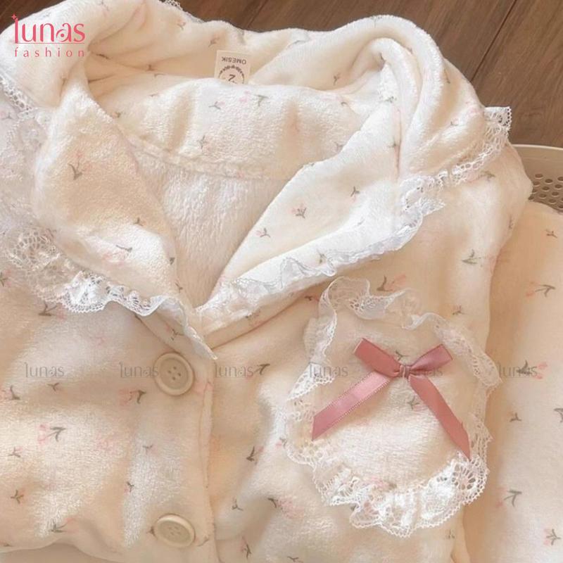 Bộ Đồ Ngủ Vải Nhung Kẻ, Phong Cách Mùa Đông Mới, Thiết Kế Hoa Tulip Ngọt Ngào Ve Áo, Hoạt Hình Dễ Thương, Quần Dài Tay Dành Cho Nữ, Thích Hợp Mặc Nhà Mùa Đông Women Top