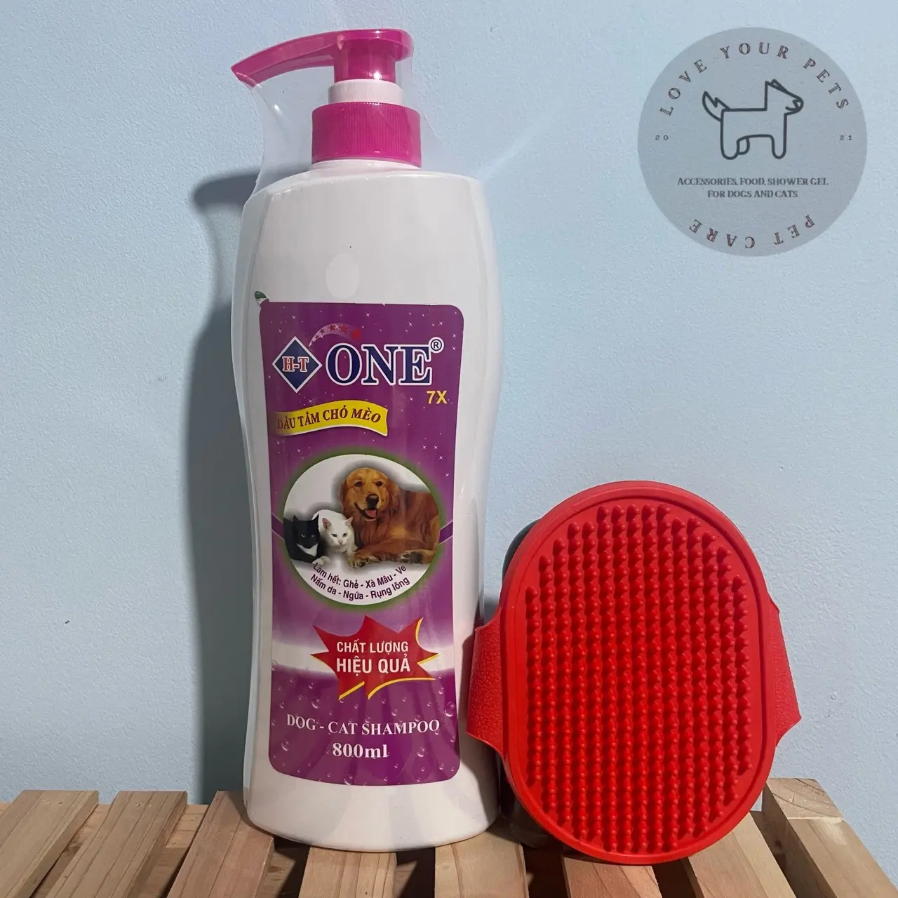 Combo giảm 5.5% Sữa tắm One 7x 800ml và găng tay tắm hình bầu dục cho thú cưng
