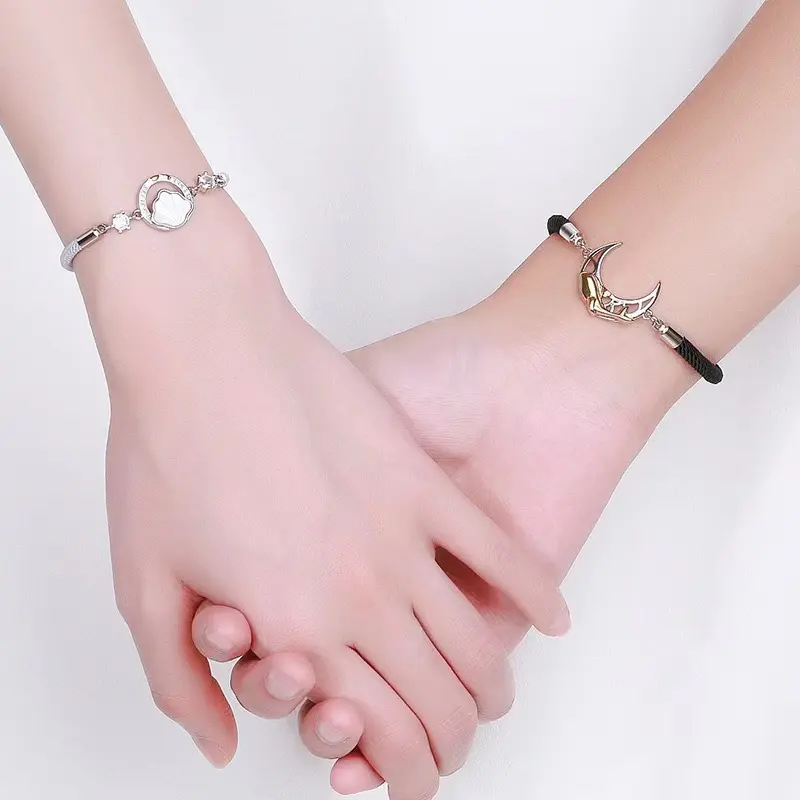 Whale shell couple bracelet set, handwoven wristbands for men and women, perfect gift for Valentine's Day, long-distance lovers, and a trendy, unique new style in the ins fashion.