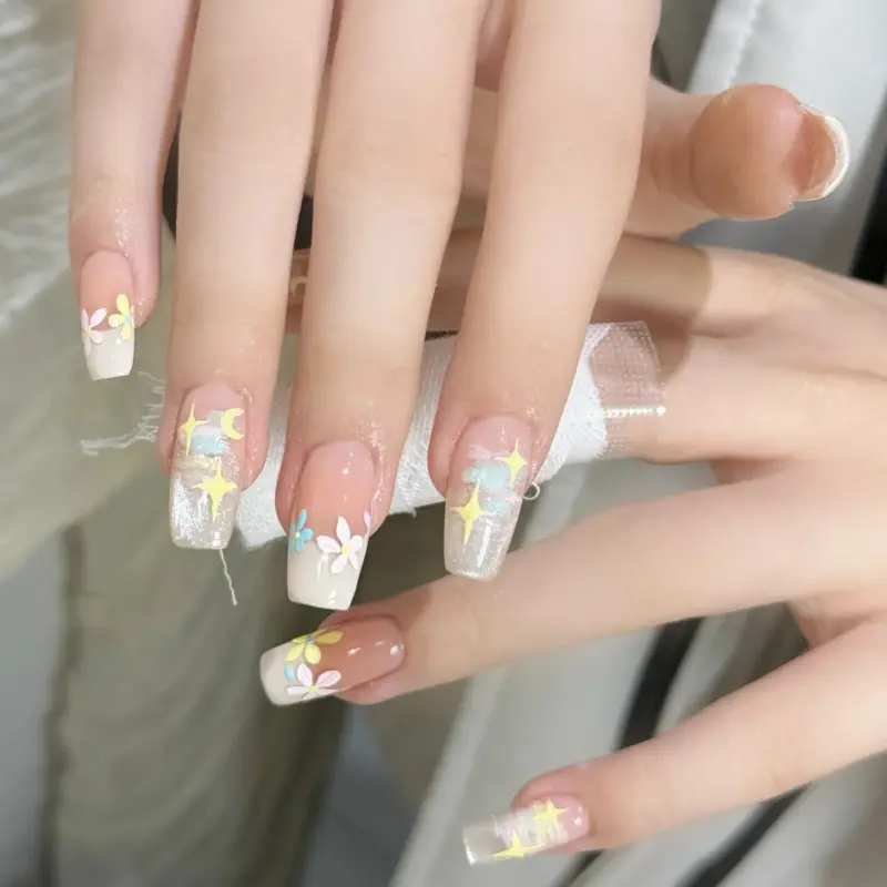 [Gentle and Advanced]New Spring Flower Cat's Eye Handmade Wearing Nail Temperament Nude White Long Nail Patch Create fingertip romance    gel nail sticker
