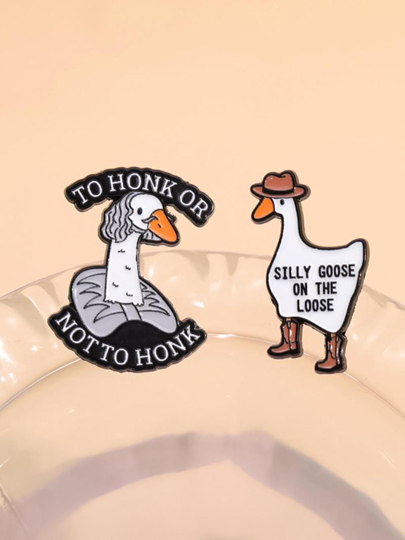 Product Introduction of Cute Goose Design Brooch, Fashion Alloy Badge for Daily Clothing Decor, Trendy All-match & Exquisite Brooch for Birthday Gift 4